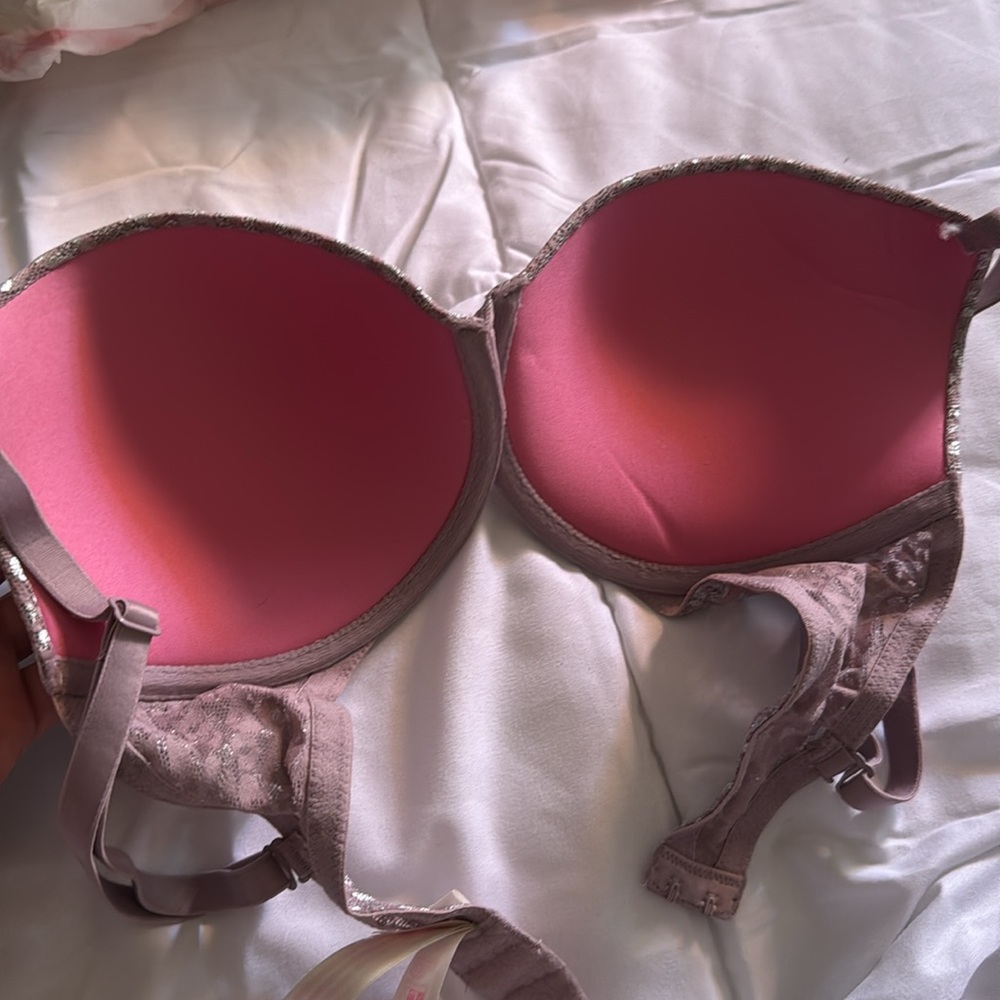 Pink Bra - Picture 5 of 5